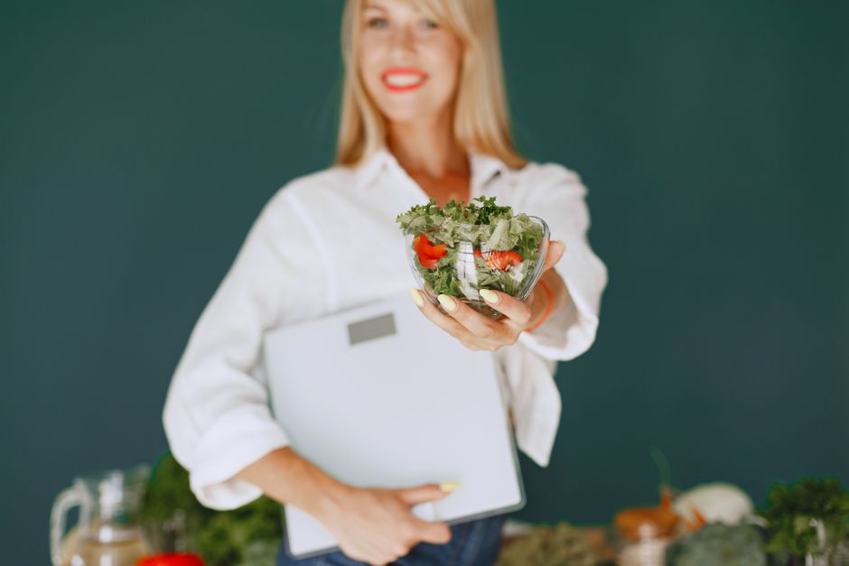 Healthy Weight Loss: Balanced Diet Plans and Simple Recipes