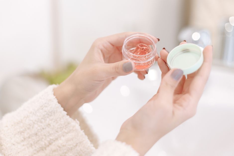 Skin Hydration Guide: Soothing Gels vs Creams and Key Ingredients